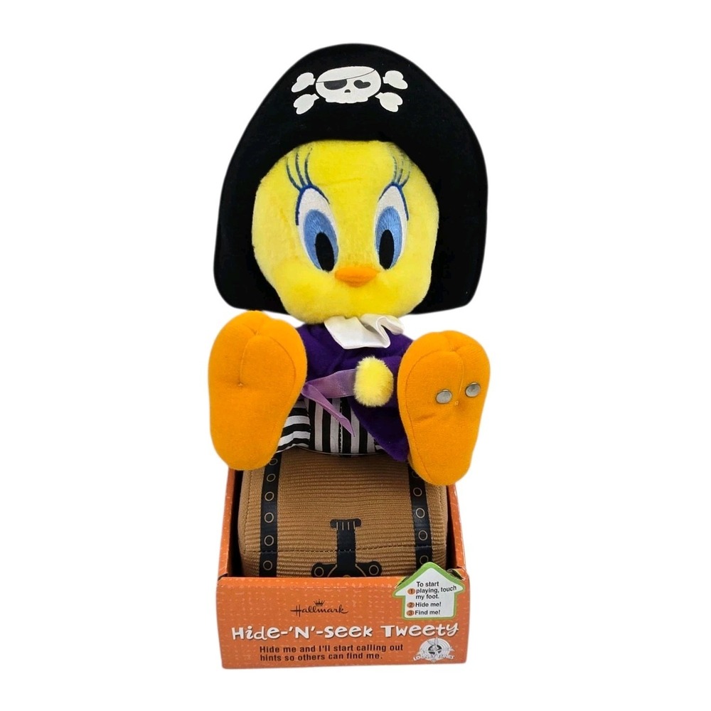 NIB 2009 Hallmark Looney Tunes Tweety Bird HIde & Seek Treasure Chest Plush READ